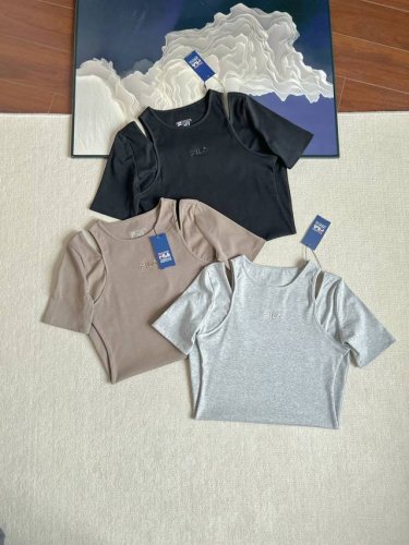 Fila25柜子同步！针织镂肩针织运动网球裙连衣裙！ 女子高级运动风精致刺绣小标立裁显瘦裙子 2025官网最新款！镂肩针织长裙 A字经典版型 ！ 微包臀基础上采