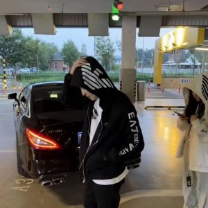 款号Cc693 阿玛尼Ea7老鹰连帽卫衣 阿玛尼Ea7Armaniss春秋季管网同步新款Logo商务时尚潮流休闲个性男士卫衣情侣款男女同款！经典简约纯色系，全新