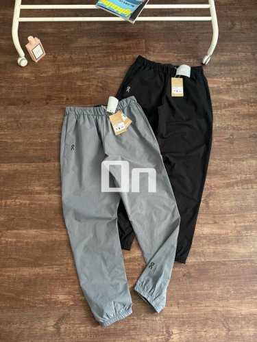on昂跑Focus Pants运动长裤 舒适弹力面料，运动日常皆宜 立体剪裁+开缝设计，松紧腰包容身材 90-145斤友好，显瘦利落版型 前后印花Logo装饰细