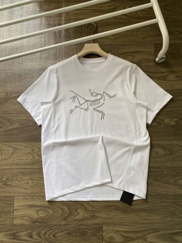 高品质Arc'teryx 始祖鸟专柜同款两色大标志夏季新款无敌单品两色经典大Logo新品圆领舒适纯棉舒适百搭短袖T恤 上衣短袖半袖 实用百搭打底款式 夏季推荐