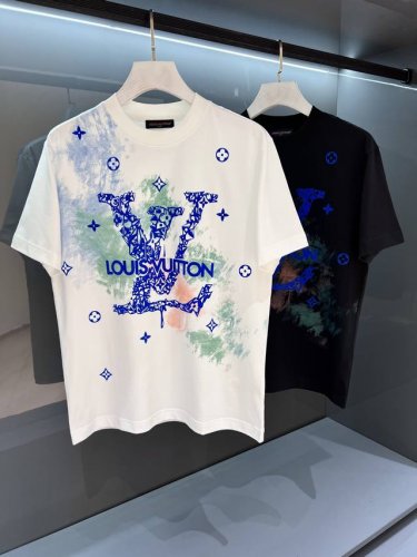 新品 植绒印花 印花 2025Ss春夏驴 男士圆领印花短袖T 恤 时尚的新高端,渠道货品数量稀少 ！ 逐渐在胸前勾勒 标识轮廓。密纺棉质针织裁出经典版型，搭配罗