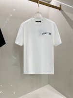 lv 2025早春新款男女同款短袖T恤，！定制专属纯棉面料，定制原版工艺螺纹，胸前重工字母Logo工艺设计！简约大方，从容百搭，档次极高，完美融入时尚还有风情感