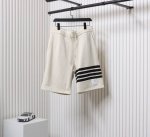 Thombrowne 汤姆布朗 Tb 经典四杠 色织短裤 Tb经典版型，男女皆宜，色织系列一如既往的稳，毛圈内里，透气性绝佳 手感软糯，，拼接工艺使得Tb经典风