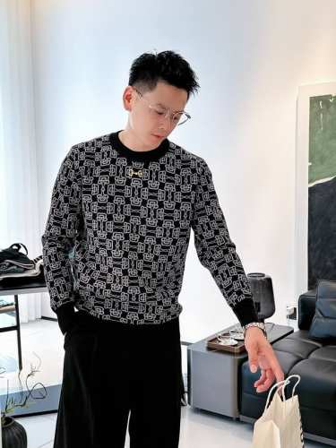P250 Gucci古奇 秋冬新款 圆领羊毛衫 男女通穿情侣秋冬必备款 G家限定基础款毛衣出炉啦 高定五金辅料 G家独有锁扣 上身高级感高下立判 撞色设计双层钩