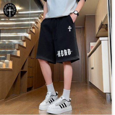 上新 ！！ ！！！ 克罗心Chrome Hearts 美式街头复古渐变重工水洗潮流牛仔五分短裤 男女潮货 设计灵感源于哥特泰银式的设计风格 融合摇滚朋克 街头嘻