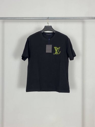 Louis Vuitton路易威登Lv 采用230足克面料 25新款高端刺绣工艺 宽松版型 男女同款短袖 独家专供新款原单休闲短袖 高端定制 高版本 时尚百搭爆