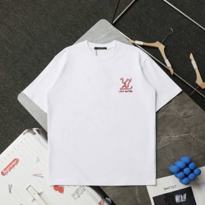 顶级复刻 高端定制 - Louis Vuitton 路易威登 新款前后立体刺绣休闲短袖T恤 - 款号: 3333 - 颜色 黑色 白色 - 购入原版开模打造 全