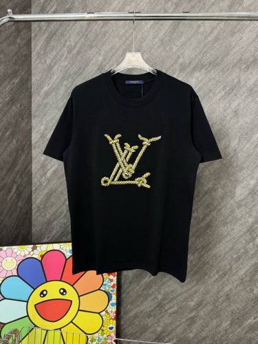 款号 G87 Lv麻花大标刺绣圆领短袖 Louisvuitton官网Zp同步新款T恤 面料采用32支双纱2 克高克重纯棉面料 同缸定织定染原版同色螺纹 进口机器