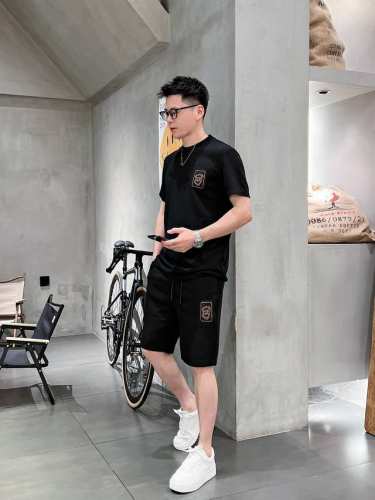 爱马仕 2025Ss春夏新品时尚套装，原厂五金辅料，用料考究，高档提花面料，舒适感极佳 手感柔软细腻上身柔软舒适，奢华经典品牌Logo设计潮流 时尚高端人士必留