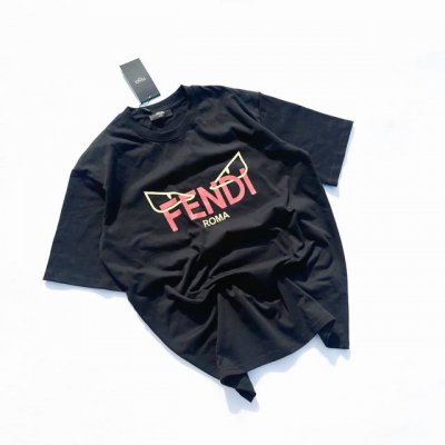 0253025 fendi芬迪 纯色字母印花圆领短袖T恤 男女同款 还在为日常穿搭不够出彩而烦恼 Fendi芬迪春节限定短袖T恤 绝对是你的时尚救星 它将经典纯