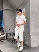 lv路易威登 2025新款套装 纯棉提花面料上身不会闷热，爽滑舒适的亲肤效果更加透气，面料自带肌理感 经典徽标工艺 独有的角度全新演绎 时尚百搭首选！ 颜色: