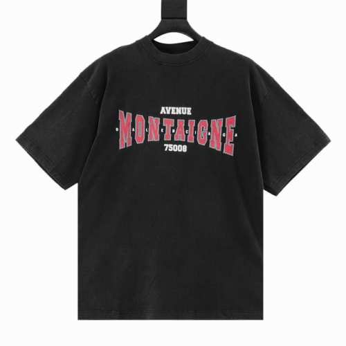 Balenciaga 巴黎世家 24Ss 贴布刺绣字母短袖 9块字母贴布刺绣+破卡定染色织面料百灵达重工刺绣采用重工洗水工艺 这款T恤呈现出独特的质感与色彩 仿