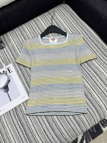 爆款现货 原单品质 Chane* 2025中古系列重工烫钻短袖针织衫 进口面料 纯手工打造 肌理明显 质感上乘 满满的复古小香风典范 立体装饰 尽显奢华的同时不