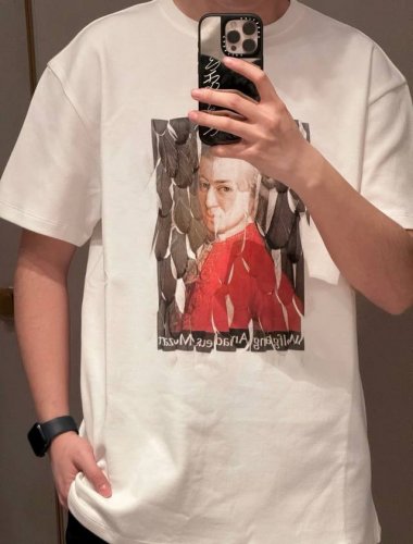 loewe罗意威 男女Tee 音乐巨匠莫扎特画像 数码直喷印花 迷眼纹羽毛 勾勒出人像图案 个性又时尚 宽松版型 对身材特别包容 男女同款！ 码数：S，M，L，