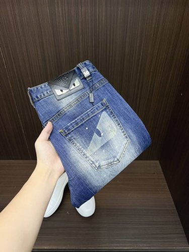 芬迪 2025新款新品 专柜有售 实体店极品牛仔裤专柜原版1:1好货 适合各个年龄段 市场最高版本的欧洲进口面料 舒适柔软亲肤 上身效果超级棒时尚百搭 笔挺有型