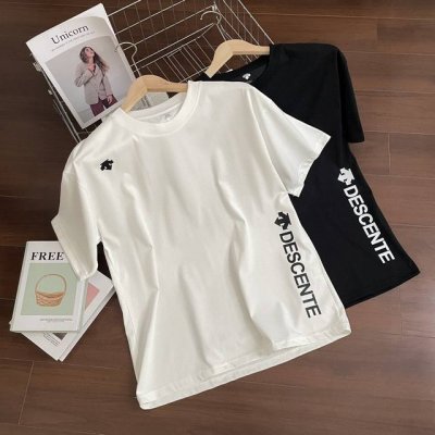 Descente 迪桑特 质感立体硅胶Logo短袖T恤 男女同款 -面料采用双纱面料，上身有型，质感无敌，绝对属于性价比极高的一款短袖T恤，舒适透气厚度中等 优