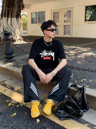 stussy 斯图春夏新款图案印花圆领短袖T恤，纯棉面料手感柔软舒适，吸汗透气性好！男女同款，非常百搭～ 颜色：黑色 白色 尺码：S～3Xl