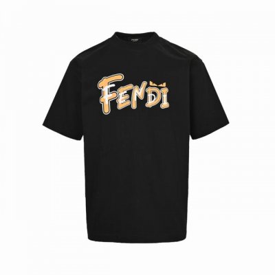 Fendi 芬迪 25Ss 重叠字母小眼睛短袖 采用高质量面料制作而成，无论是日常穿搭还是参加派对，都能展示出您的时尚品味和个性。这款短袖具有舒适的剪裁和休闲风