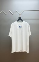 款式 Bbr 巴宝莉短袖T恤 面料 300克重双纱100%棉 罗纹 320克重索络纳1*1潮牌 工艺 进口机刺绣战马Logo 颜色 黑色 白色 尺码 S Xxl