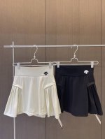 裙子 25夏季♀Descente 迪桑特高尔夫Field系列女士速干瑜伽百褶短裙 今年夏季新品女款运动休闲百褶短裙 带内衬 ，内衬里面有个小心机哦！藏有小口袋，