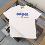 高版本 2025新款Gucci古驰像素双G字母图案Logo印花休闲情侣短袖T恤，独一无二的活性环保面料染色，32支双纱精梳纯棉爽滑手感，纯棉不起球不起毛，面料采