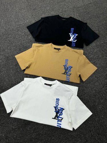 lv2025Ss最新款短袖T恤，原标 定制面料，手感柔软，穿着舒适， 黑色 卡其色 白色 码数 S-2Xl