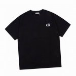 迪奥 Dior 夏季新款高端品质 经典Cd字母刺绣圆领短袖T恤 非常简约大气的一款 无论是上身舒适度都是无可比拟的存在 诠释你的奢华与品位 打造你的时尚风情魅力