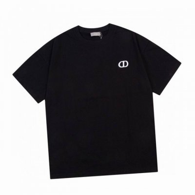迪奥 Dior 夏季新款高端品质 经典Cd字母刺绣圆领短袖T恤 非常简约大气的一款 无论是上身舒适度都是无可比拟的存在 诠释你的奢华与品位 打造你的时尚风情魅力