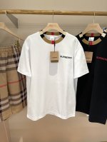 格纹领棉质 T 恤衫 Bur王牌尖货，镇店之宝 2025年春夏系列，男女同款棉质圆领短袖。 Bur王牌渠道 秒杀市面上一切版本 只能说根本就不是一个级别的存在