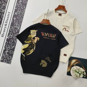 尺码S-2Xl爆款推荐 evisu 福神 新款多口袋鲫鱼刺绣植绒T桖 原版面料高版本高品质 网红明星同款 以优质纯棉布料打造 剪裁合身 背面更可见刺绣与立体细节