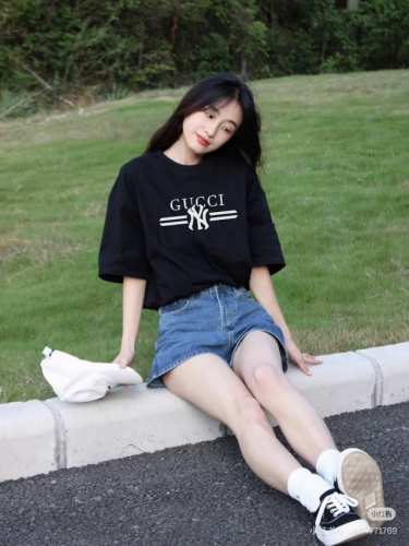 款号 Wkd53 爆款夏季Gucci Ny联名新款印花T恤男女同款必备搭配短袖 男女同款情侣同款 采用纯棉面料双纱260克高克重舒适透气夏季新款百搭首选推荐拍照