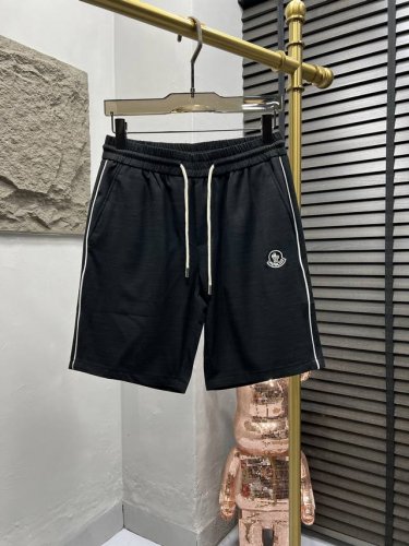 25春夏新款原单男士休闲短裤 简洁时尚大方 定制原版进口面料 简洁利落又清爽 品质做工细节经得起任何形式检验，绝对大厂代工出品 呈现一种焕然一新，赋予你与众不同