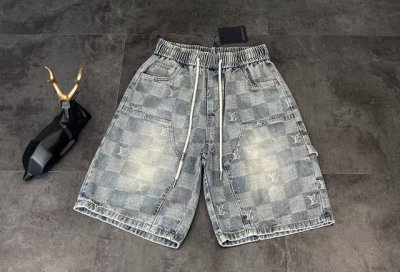 新款短裤上新：2025Ss 夏季新品 路易威登 Louis Vuitton Lv这条牛仔短裤必须按头安利！谁穿谁是街头焦点~ 面料：甄选高品质丹宁面料，挺括有型