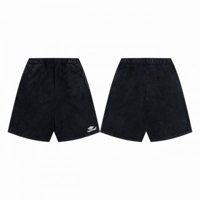 款号Y743 Balenciaga 23新款水洗做旧刺绣潮流宽松短裤 面料：全棉精梳紧密纺织毛圈面料，水洗做旧400克手感柔软透气舒适，抗起球不掉色。 定织定染