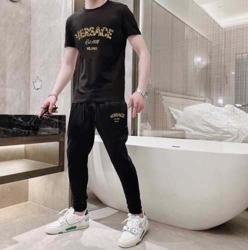 直批210 【Versace 范思哲】 (胖子福音) 2025官网同款.世界知名奢侈品牌.夏季男士（双丝光）高品质货套装 采用进口原单面料 ，当季时尚潮流款，百