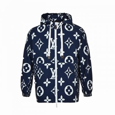 Louis Vuitton 路易威登 满印老花风衣外套 客供原版定织面料，面超料赞，爽滑舒适，手感一流，经典老花Logo印花长袖外套短裤套装，融汇 Monogr