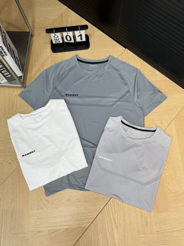 mammut 猛犸象 25Ss 男子运动跑步训练速干冰爽短袖T恤 全身重工四针六线工艺+3D裁剪拼接工艺，胸前非常简约精致的硅胶Logo，90%聚酯纤维+10%