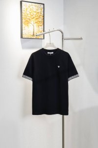 款号 Y170 迪奥Dior经典小标绣花袖边满印Logo设计短袖T恤 正儿八经280克纯棉双砂面料 所有面料均已提前做过缩水 品质第一 所见即所得 不会洗一次版