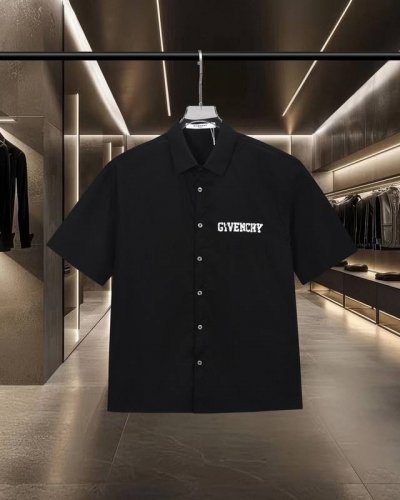 Givenchy 纪梵希 Gvc 爆款来袭 蛇年走秀款发泡工艺胸前Logo裂纹字母印花短袖衬衫 2025Ss官网新款短袖 衬衫 衬衣，精美发泡工艺 高端版本，专