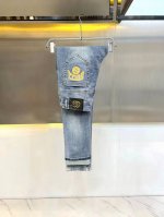 主推.长期有货 古驰 高品质 2025官网高端新品原单少数帅爆牛仔裤，百分百原单 百搭神器！今年最新流行的风格设计款式，采用进口棉花制作成的单宁布，上身舒适，剪