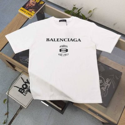 款号：Dg25672 2025新款Balenciaga巴黎世家1917字母图案Logo印花休闲情侣短袖T恤，经典图案设计，朋克不羁！！采用250G克重纯棉面料，