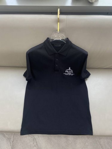 prada 2025Ss夏季新款 Logo男士翻领polo衫！经典商务男款，高端男装的天花板级别的商务男款！简约时尚大气不失优雅，单穿内搭体面过人，品质控 细节