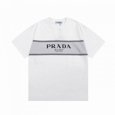 高版本 prada 普拉达 2025新款 定制310G双纱纯棉面料 直喷宽横条字母Logo 定制金属三角章 男女同款 短袖 颜色：白色 尺码：S-Xl