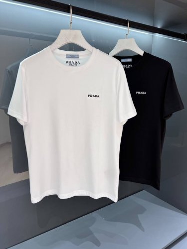 新品 Jy-刺绣字母 2025夏季新品Pr*Da 男士圆领刺绣字母Logo 短袖T恤 。设计裁剪,兼具个性时尚范儿,与生俱来的不平凡.单穿内搭皆适宜 极简休闲的