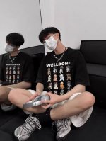 w109# we11Done可爱小狗美式潮牌印花圆领男女同款情侣T恤 面料采用26支320克高克重双纱精梳棉面料 成衣经高温洗水定型 穿洗后不变形 颜色 黑色