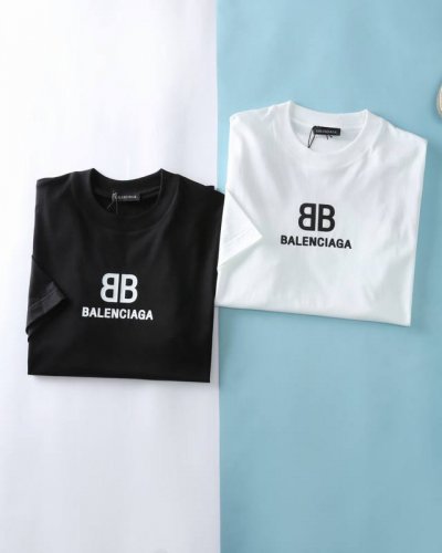 ba*世家 25Ss春夏新款丝光云朵棉圆领短Tee，男女同款后背翅膀印花标识时尚休闲宽松圆领短袖T恤衫！贸易公司渠道稀出，领先Gw发售！穿上它立刻能够感受到与众