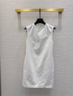 Louis Vuitt*On 2025Ss新款 全系列出品 出货即爆单 提花面料 特殊材质有肌理感 每个小细节都非常注重 恰到好处的高级感 立体剪裁 让成衣上身