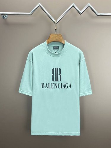 高端品质 巴黎世家Balenciaga 原版面料重纱纯棉面料 印花 手感滑爽 L极度舒适体验 十足的高级感 都保持奢华高贵的特有的视觉质感. 颜色 草绿色 码数