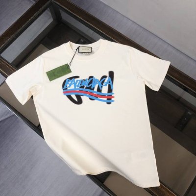 Gucci 24Ss夏季新款圆领短袖T恤！270克重磅高端纯棉面料，手感质感都极完美！修身裁剪设计干净利落！时尚又好看！走线做工非常精致！版型效果超赞！而且透气