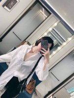 25白色暗纹提花Logo衬衫 超好看的一款白色衬衫 非常有质感的提花面料 上身特别好看 推荐给你们黑色 白色 现货Sml